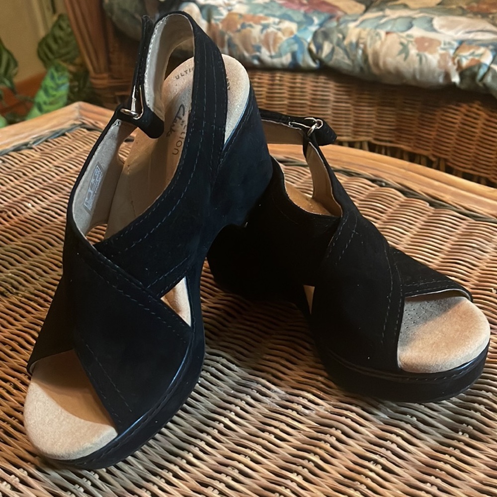 Clarke Shoes Giselle Cove Black Suede Size 6